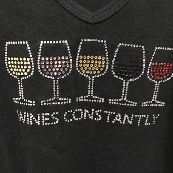 Black wine-themed t-shirt - Picture 2 of 3